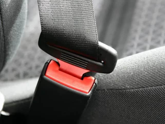 Jaki procent Polaków zapina pasy bezpieczeństwa? Zaskakujące dane!