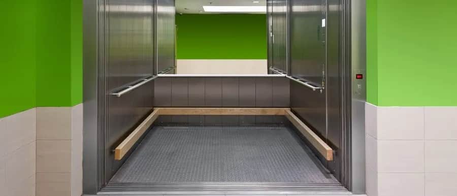 Bus z windą jakie uprawnienia? Sprawdź, co musisz wiedzieć o certyfikatach