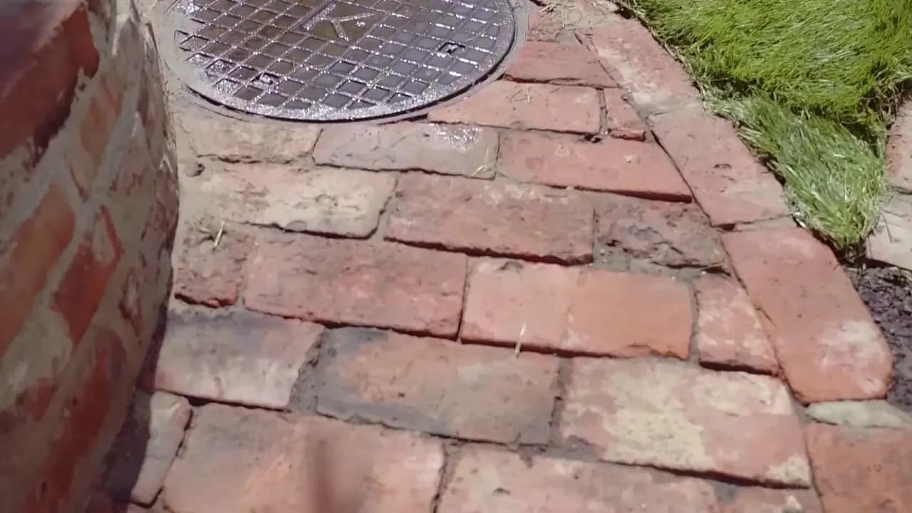 Jak zrobić chodnik ze starej cegły - proste kroki i cenne wskazówki