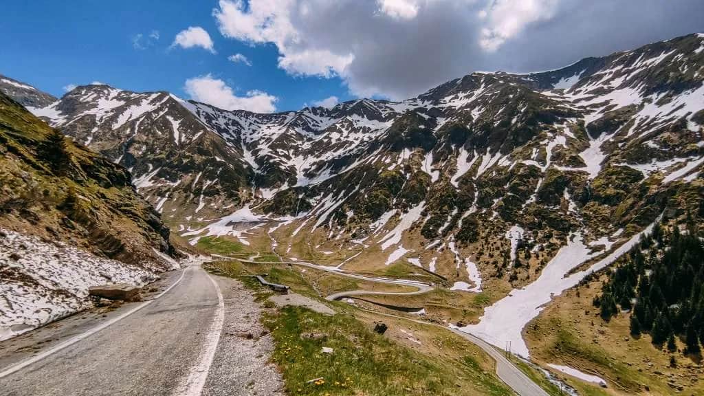 Najlepsza trasa do Rumunii - odkryj najpiękniejsze drogi i atrakcje