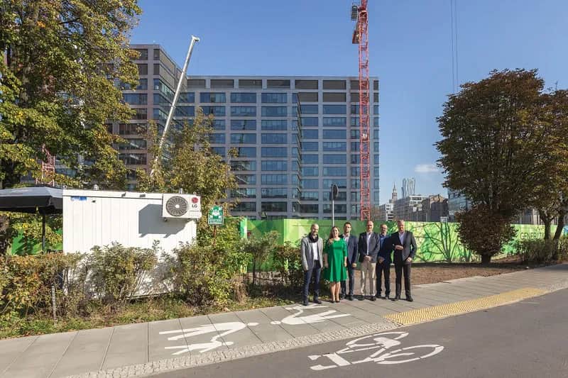 Chodnik który oczyszcza powietrze - nowa technologia dla Warszawy