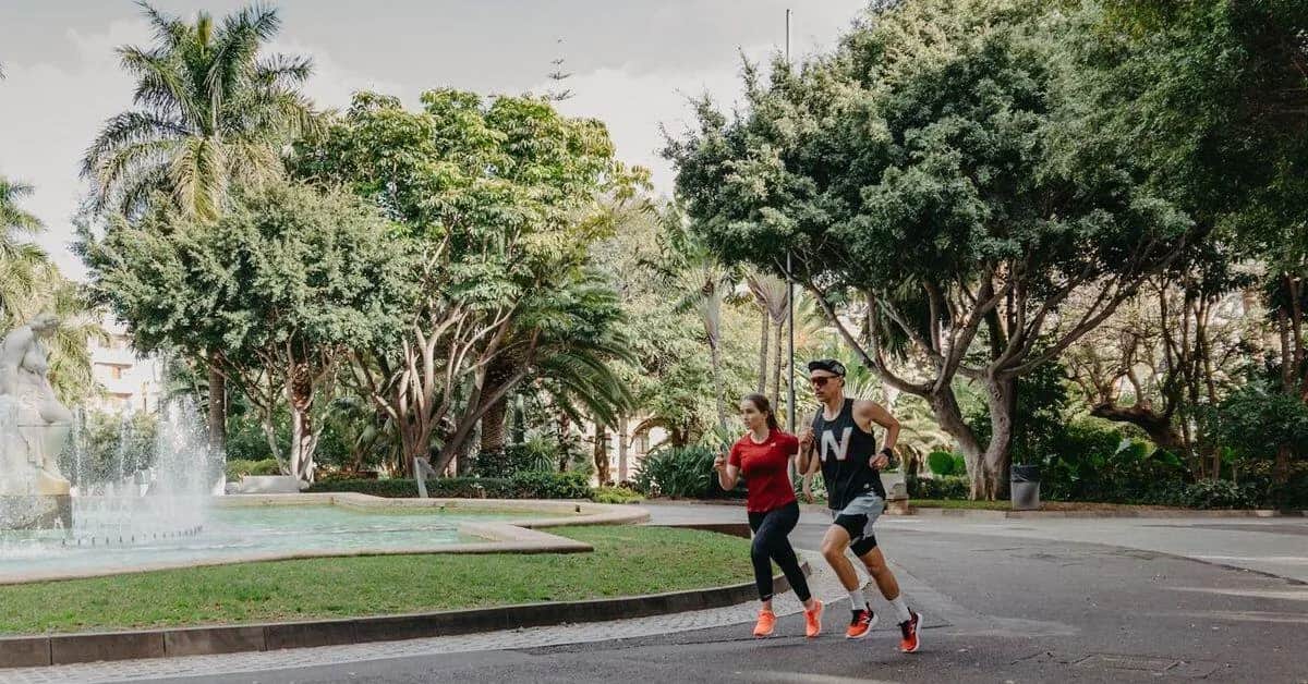 Czy w butach trailowych można biegać po asfalcie bez ryzyka?