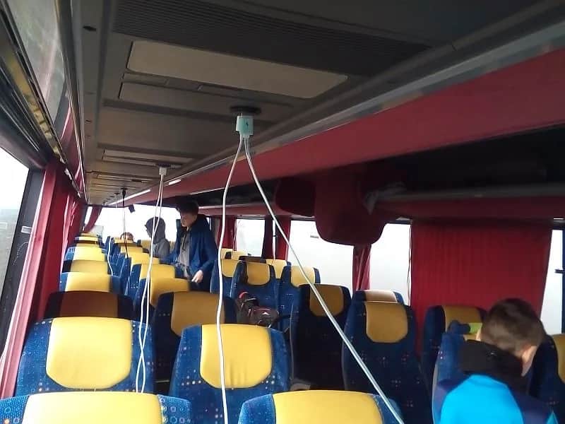 Czy w autokarach są gniazdka? Sprawdź, gdzie możesz naładować urządzenia