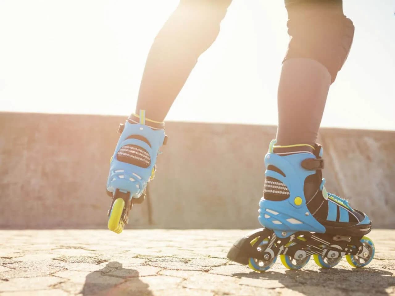 Jakie kółka do rolek na asfalt wybrać, by uniknąć problemów?