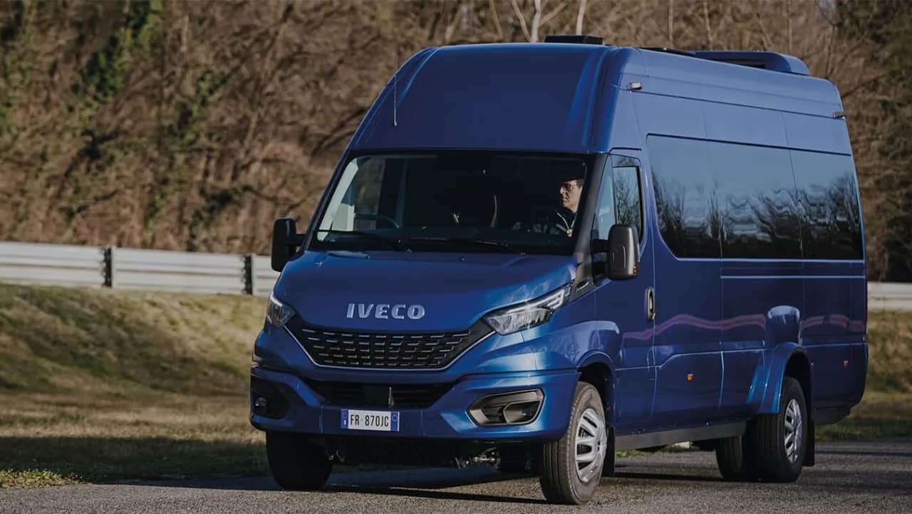 Ile za km bus 20 osobowy – poznaj ukryte koszty wynajmu