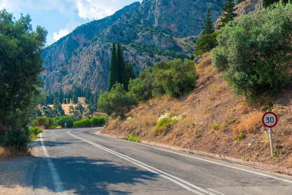 Ile się jedzie autokarem do Grecji? Sprawdź czas podróży i trasy